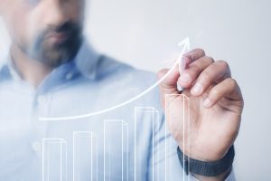 man-giving-business-presentation-using-high-technology-digital-pen (1)